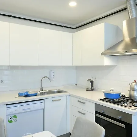 Kardes 5 Apartment